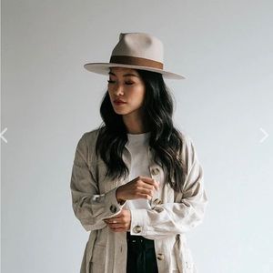 Gigi Pip hat - Ivory. Worn once. Like-new. Size 57 S/M.